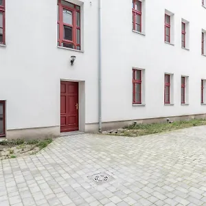 https://flowers-point.poznan-hotels.com